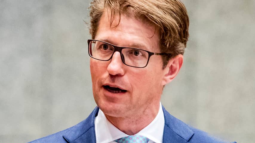 Minister Dekker wil gevangenen in de toekomst hun verlof laten verdienen