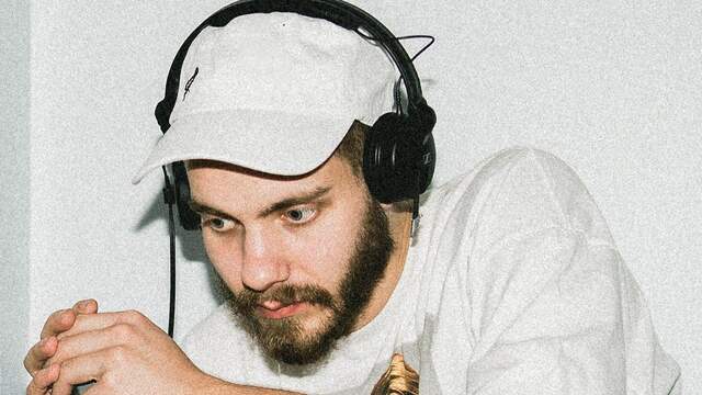 Tim Hofman treedt op met San Holo op Lowlands