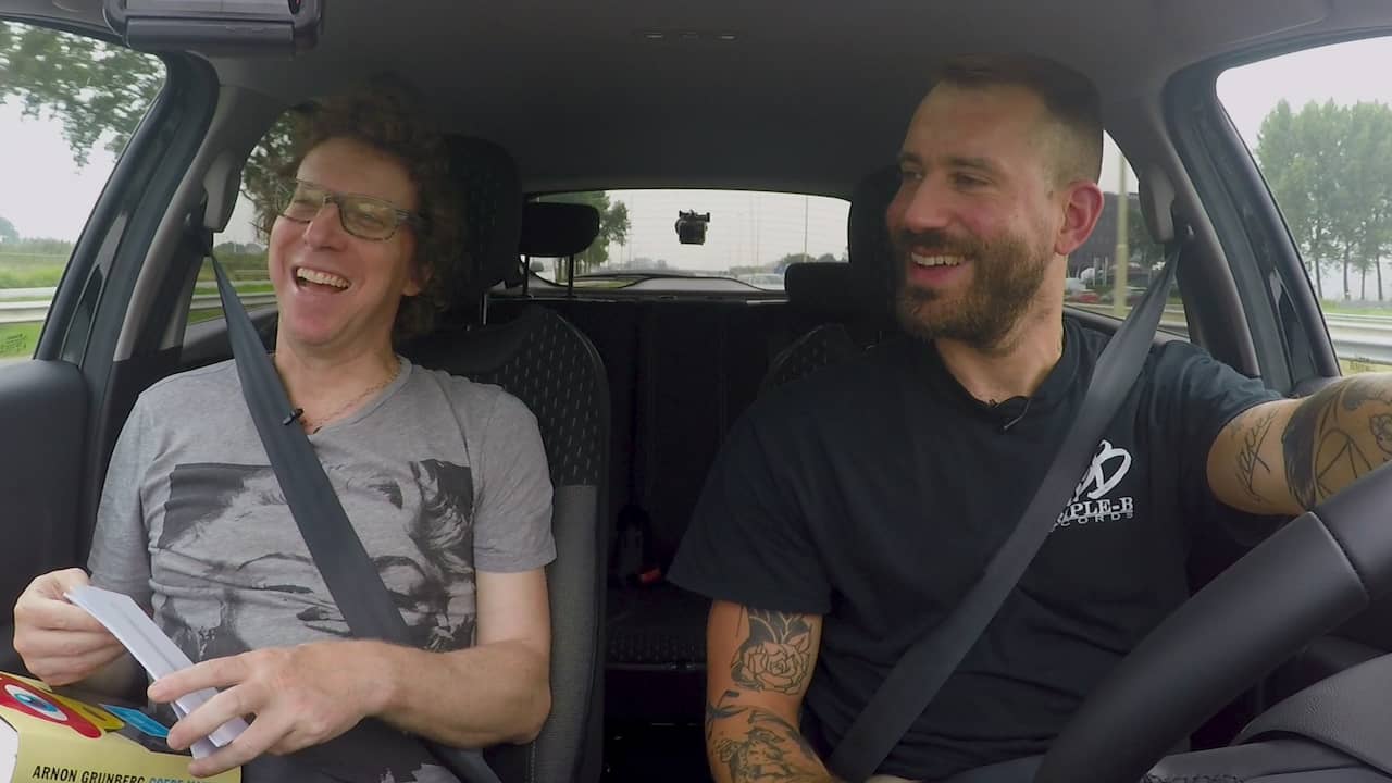 In de auto met Arnon Grunberg: 'Ik denk dat ik kan aarden bij neonazi’s'
