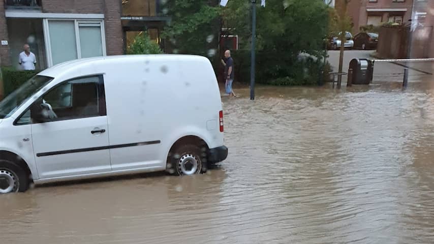 Veel meldingen over wateroverlast in Zuid-Limburg na onweersbuien