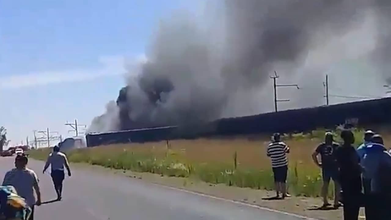 Brand in trein na botsing met vrachtwagen in Zuid-Afrika