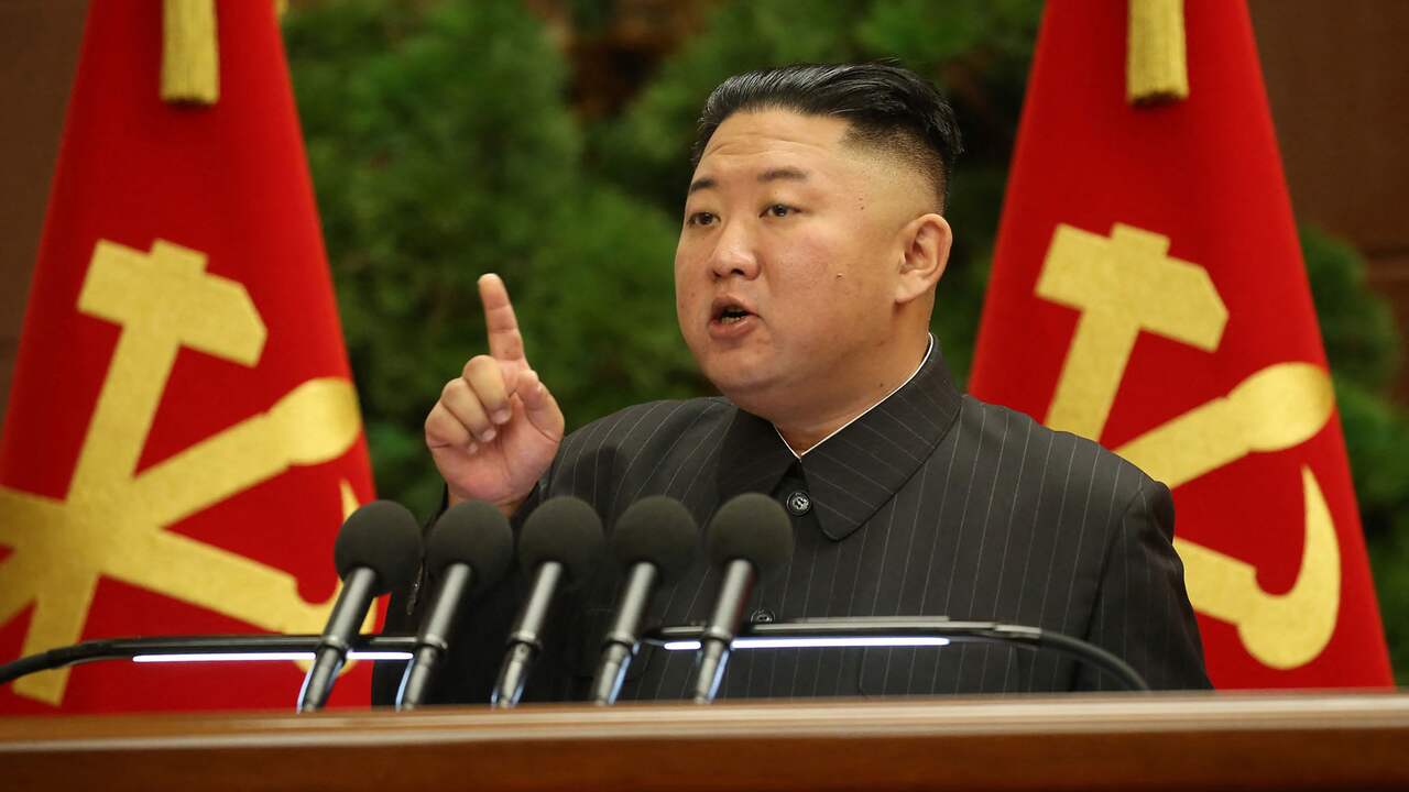 Beeld uit video: Kim Jong-un kondigt 'grote crisis' af: wat is de situatie in Noord-Korea?