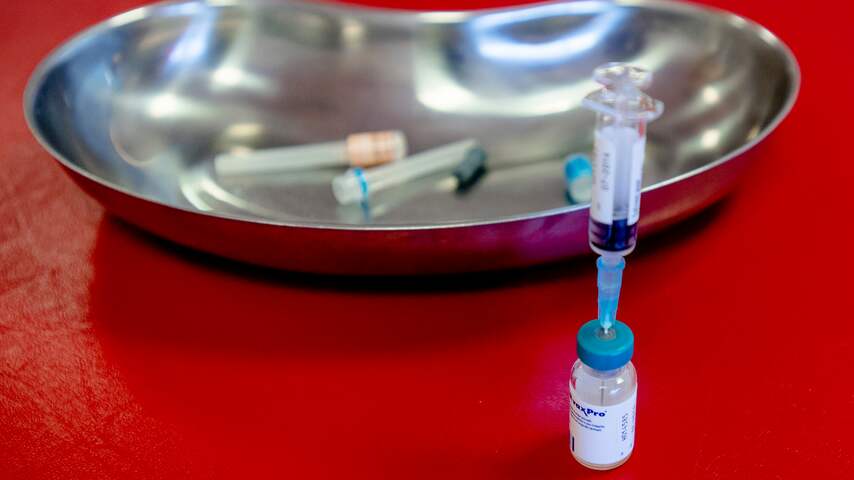 'Fabrikanten werken aan vaccinaties voor ebola en hiv'