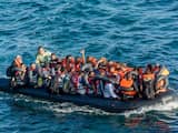 De Europese Commissie maakt geld vrij om direct noodsteun te bieden aan landen die te maken hebben met de grote stroom migranten. 