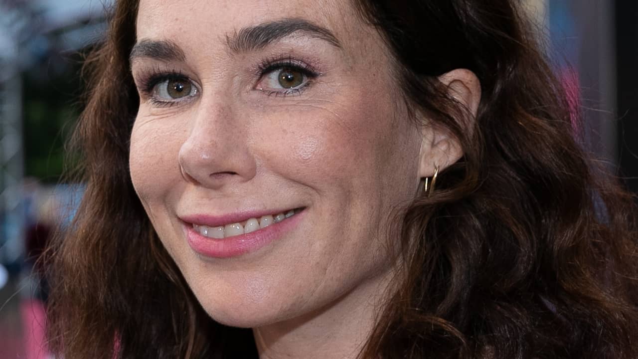 Halina Reijn gets Dutch driving license for role in series Teller Report