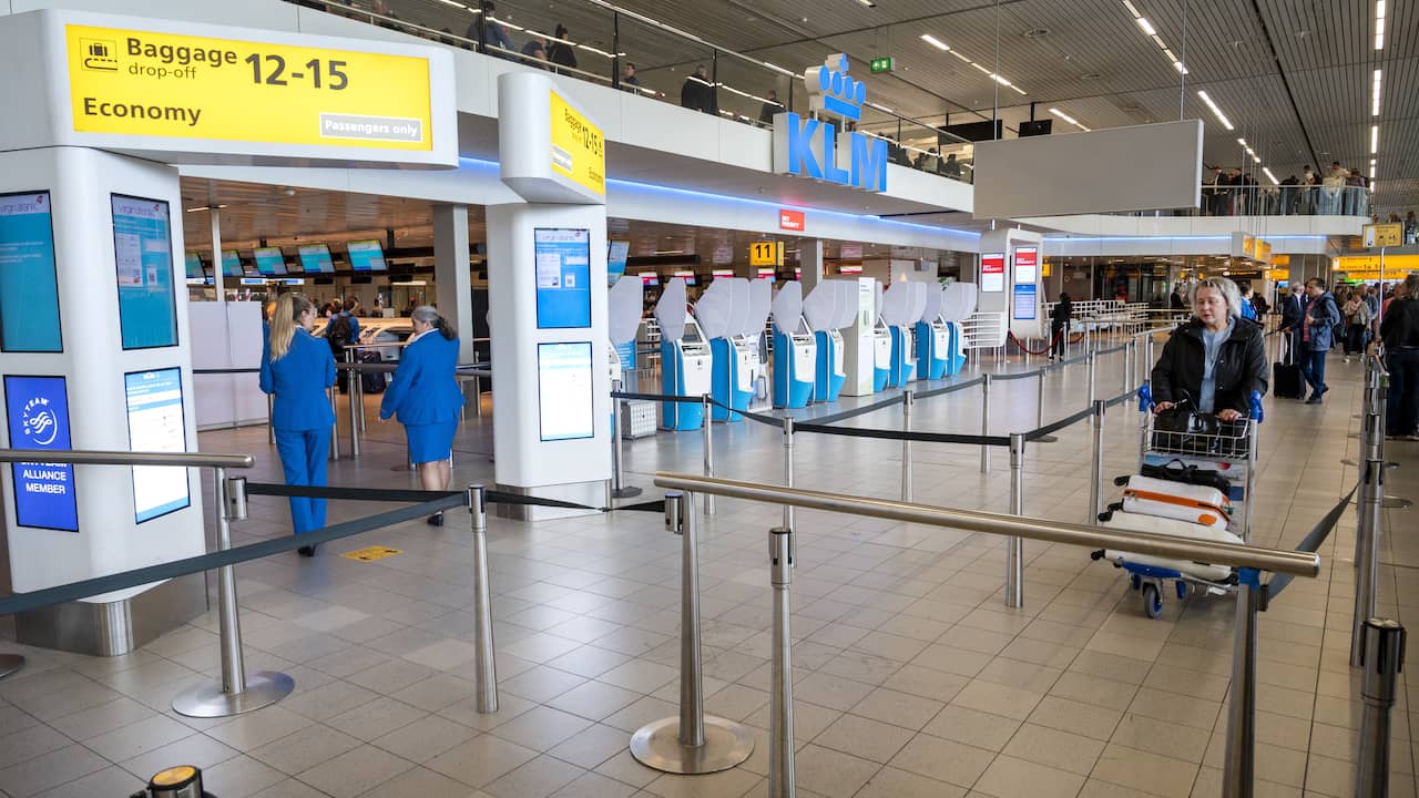 KLM cannot yet return all stranded travelers to Schiphol |  NOW