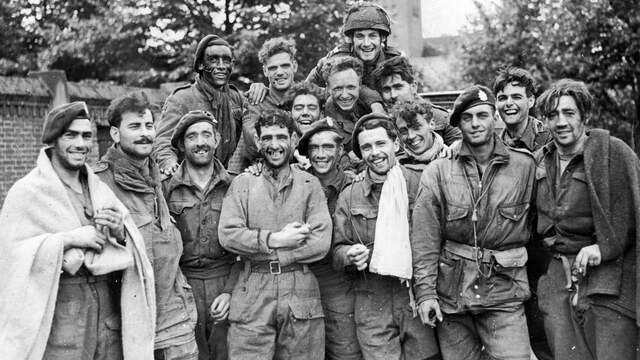 1944: Britse luchtlandingstroepen na de mislukte Slag om Arnhem.