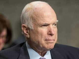 Amerikaanse senator McCain (81) staakt medische behandeling van hersentumor