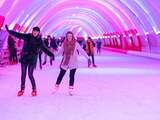 Elf tijdelijke schaatsbanen met een twist, van après-ski tot silent disco