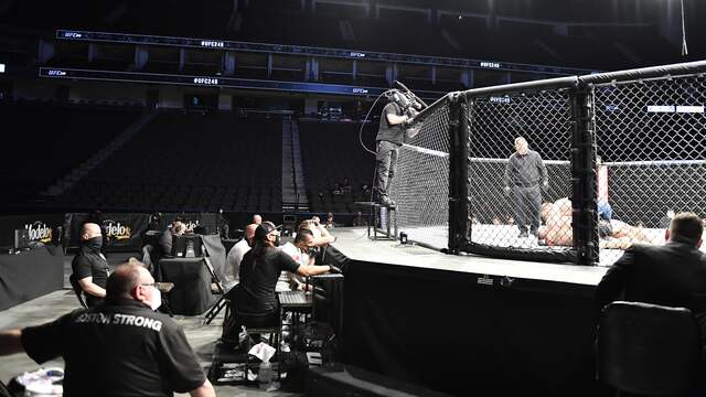 Trump feliciteert UFC met terugkeer tijdens coronapandemie | NU - Het