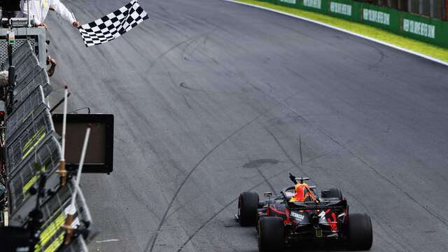 Uitslag GP Abu Dhabi en WK-eindstanden in de Formule 1
