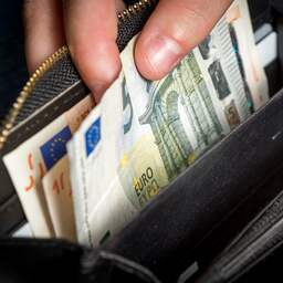 Consumentenvertrouwen daalt voor derde maand op rij
