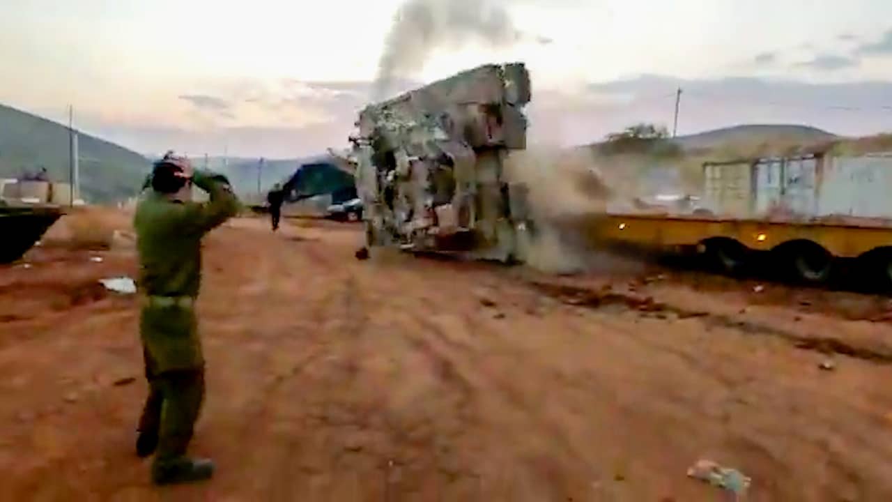 Beeld uit video: Militair springt weg voor 'op hol geslagen' Israëlische tank