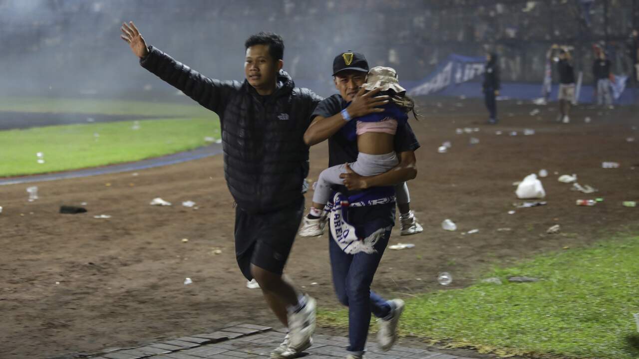 Polisi minta maaf atas bencana stadion di Indonesia, akui kesalahan |  Sekarang