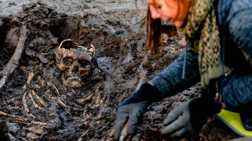 Skeletten in middeleeuws massagraf Vianen mogelijk slachtoffers veldslag