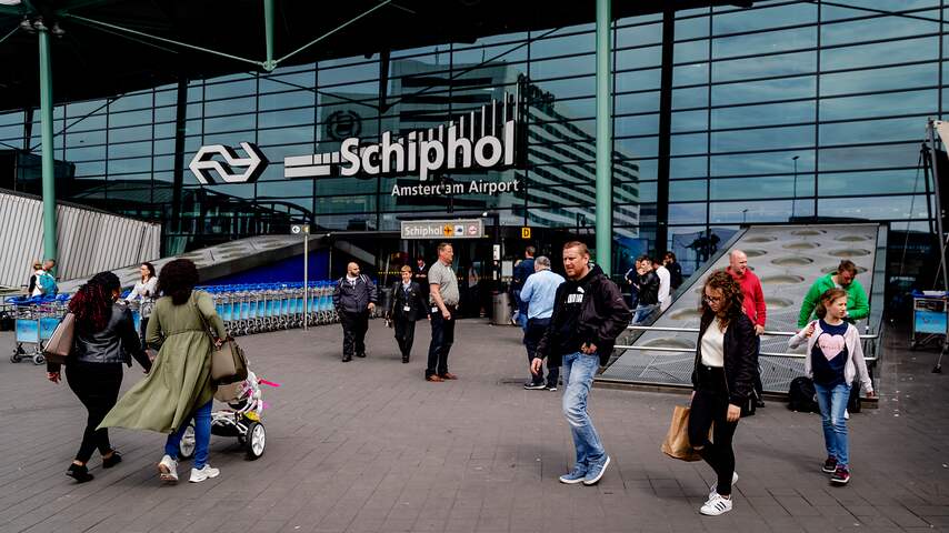 'Vliegen wordt duurder als Schiphol aantal vluchten niet mag uitbreiden'