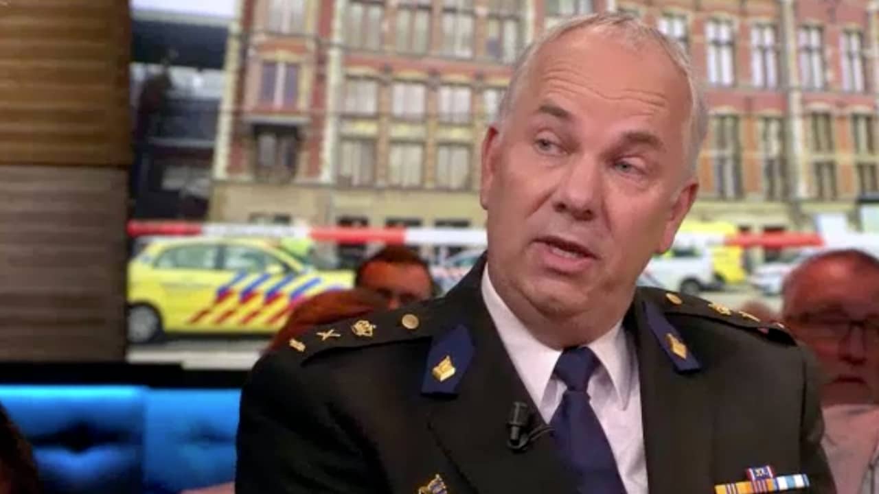 Waarom hebben de zogenaamde politie ‘spotters’ Jawed S. niet preventief gefouilleerd? Waarom hebben de zogenaamde politie ‘spotters’ Jawed S. niet preventief gefouilleerd?