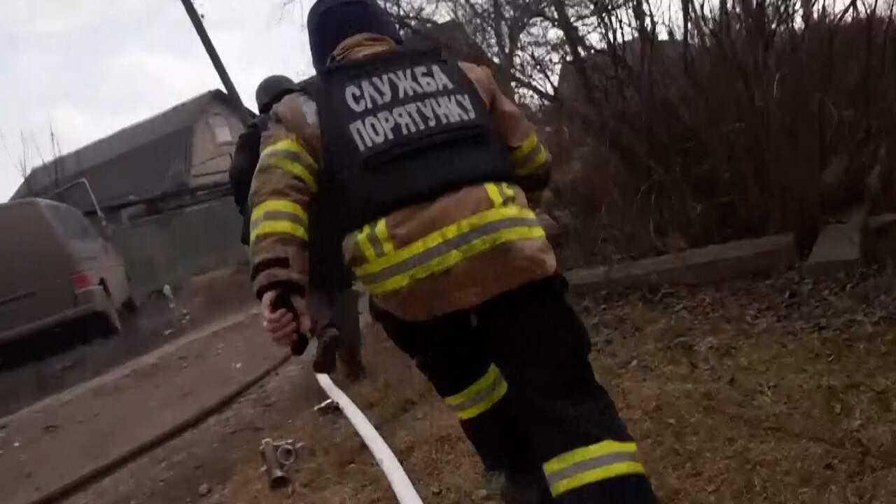 Beeld uit video: Oekraïense brandweer bestookt met bommen tijdens blussen
