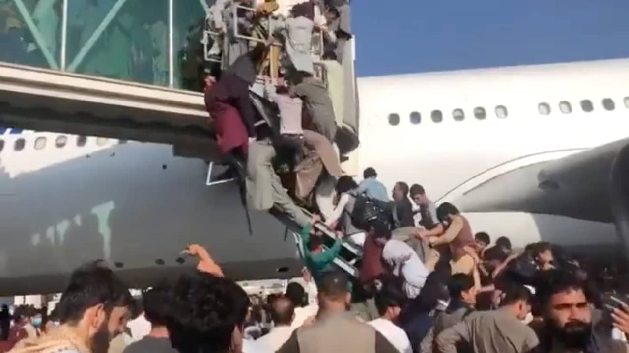 Grote chaos op landingsbanen van vliegveld Kaboel