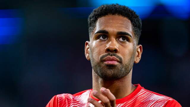 Phillipp Mwene ontbreekt hoogstwaarschijnlijk bij PSV voor de topper tegen Feyenoord.