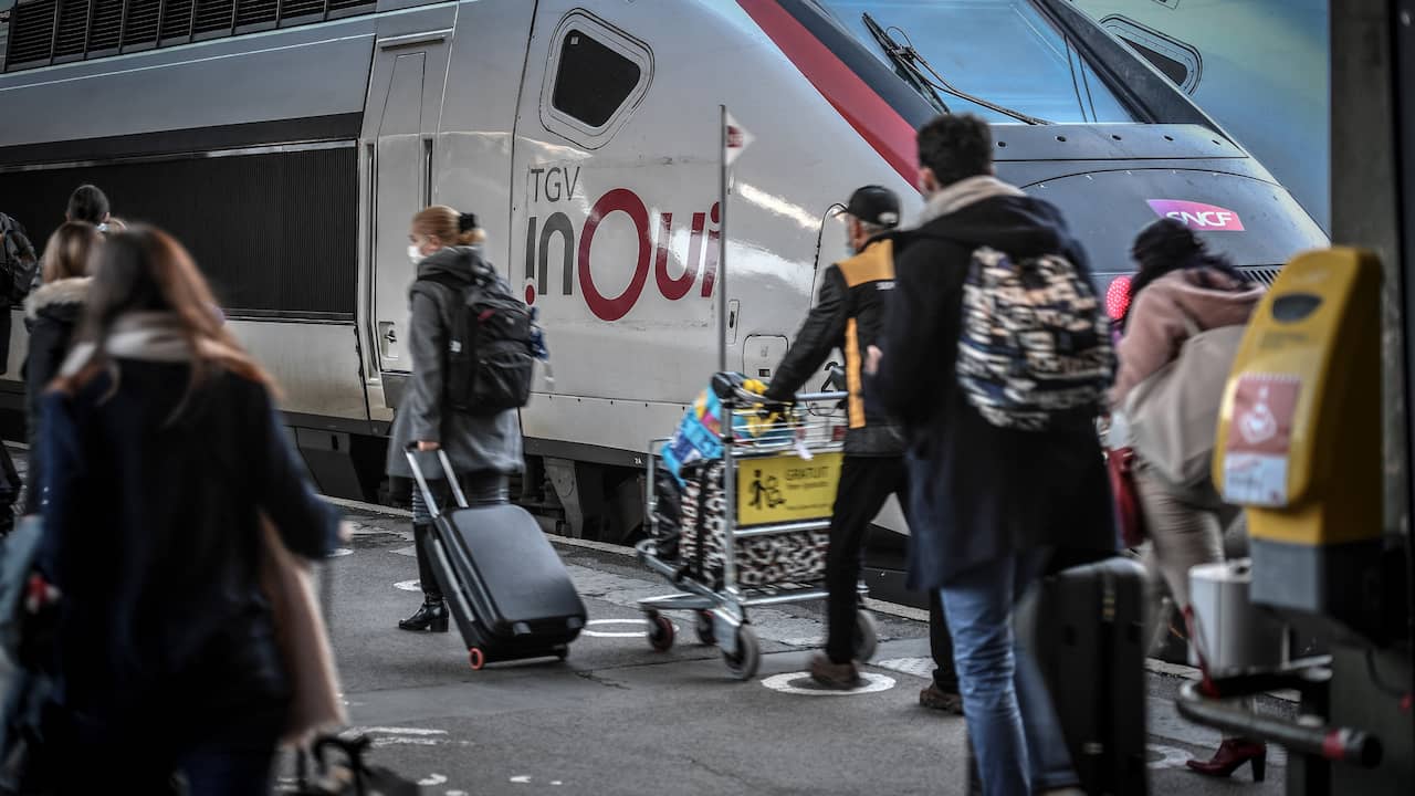 het ergste puzzel Discrepantie Coronabewijs vanaf 9 augustus ook verplicht bij lange ov-reizen binnen  Frankrijk | Buitenland | NU.nl