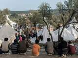 Griekse politie pakt vijf mensen op voor brand in vluchtelingenkamp Moria
