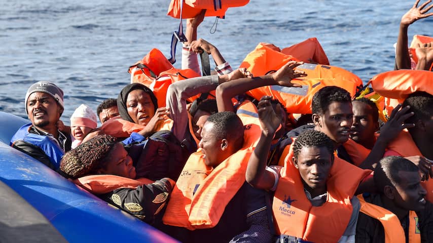 Bijna vijfhonderd migranten gered op Middellandse Zee