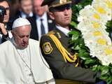 Paus legt krans bij monument voor Armeense genocide in Jerevan