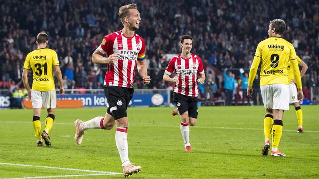 Koploper PSV verslaat VVV en blijft foutloos in Eredivisie ...