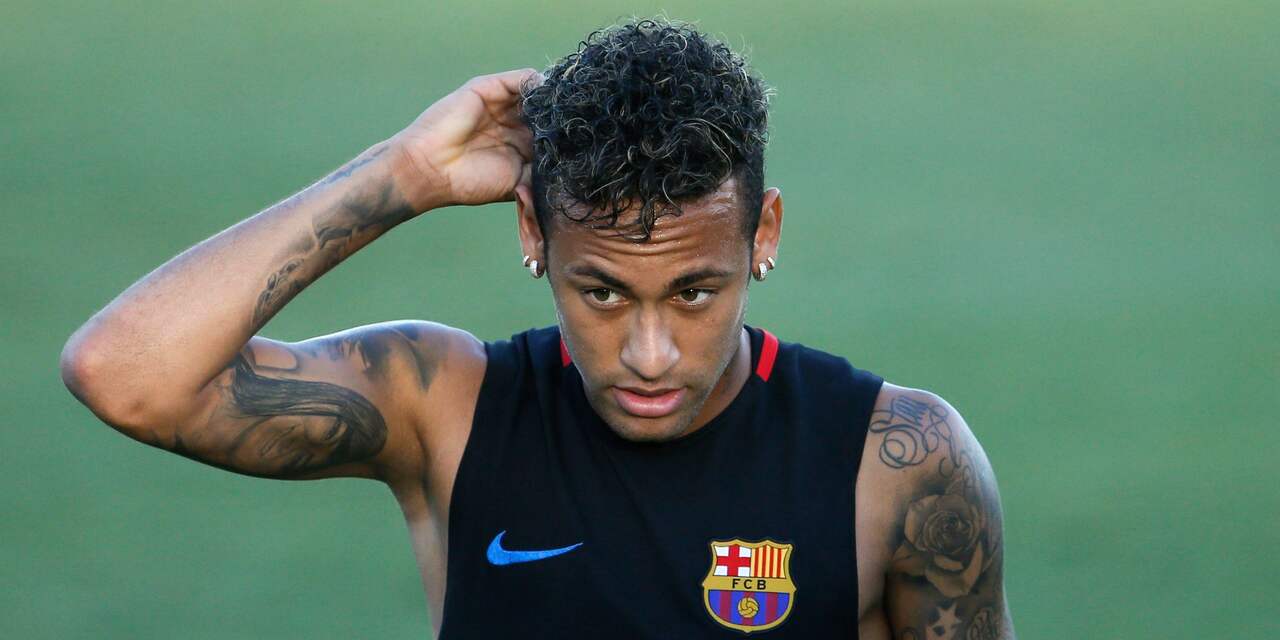 Neymar loopt boos weg bij training FC Barcelona na opstootje