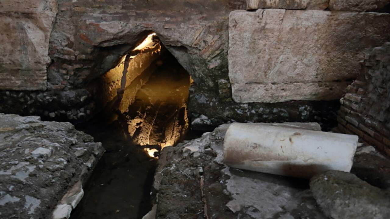 Para arkeolog menemukan makanan ringan yang dimakan orang Romawi saat bermain di Colosseum |  nyata