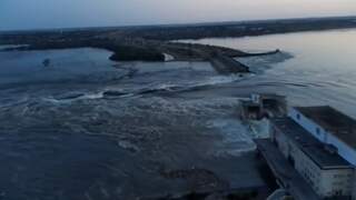 Grote dam in Kherson breekt door na mogelijke sabotage