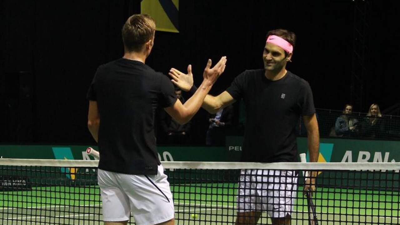 Tim van Rijthoven mocht op het ABN AMRO-toernooi van 2018 met Roger Federer trainen.