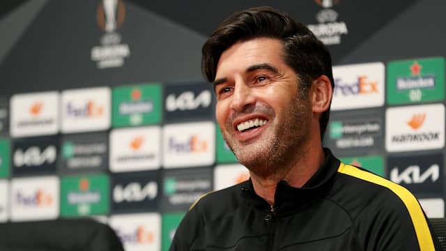 Paulo Fonseca kon woensdag lachen tijdens zijn perspraatje, maar staat onder flinke druk bij AS Roma.
