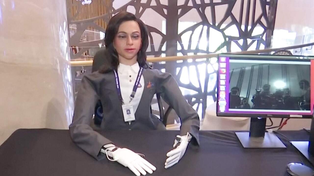 India onthult 'menselijke' robot voor testvlucht ruimtemissie