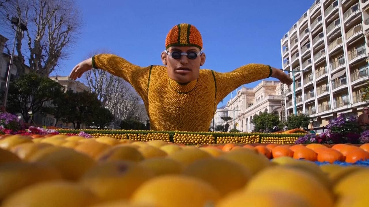 Beeld uit video: Citrussculpturen rijden door Franse straten tijdens Citroenfestival