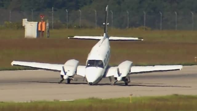 Vliegtuig remt af met neus tijdens noodlanding in Amerika