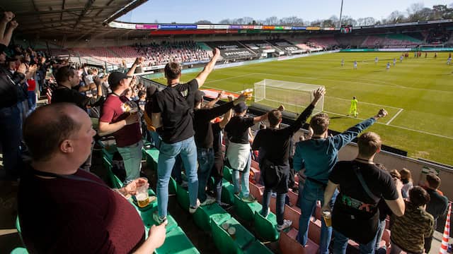 Bij NEC-De Graafschap werd voor het eerst getest met toeschouwers op de tribunes.