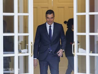 Premier Spanje gaat door ondanks woede over beschuldigingen tegen zijn vrouw