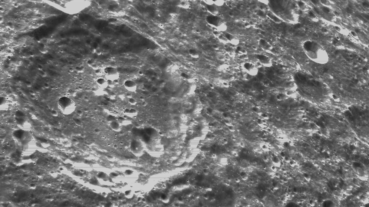 Pesawat ruang angkasa Orion mengambil gambar bulan dengan sangat jelas  Teknik