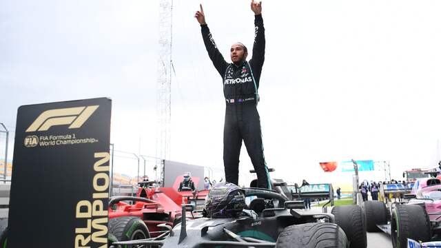 Lewis Hamilton werd vorig jaar in Turkije voor de zevende keer in zijn loopbaan wereldkampioen in de Formule 1.