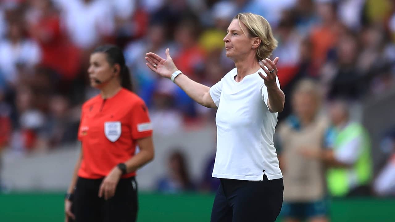 Der deutsche Bundestrainer kritisiert das Schiedsrichterwesen, nachdem er JETZT das EM-Finale gegen England verloren hat