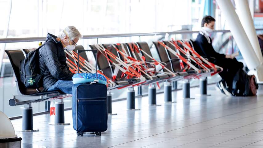Schiphol lijdt verlies van 563 miljoen euro in dramatisch coronajaar