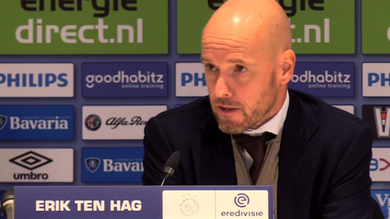 Beeld uit video: Ajax-Coach Ten Hag na verlies tegen PSV: 'We liepen achter de feiten aan'