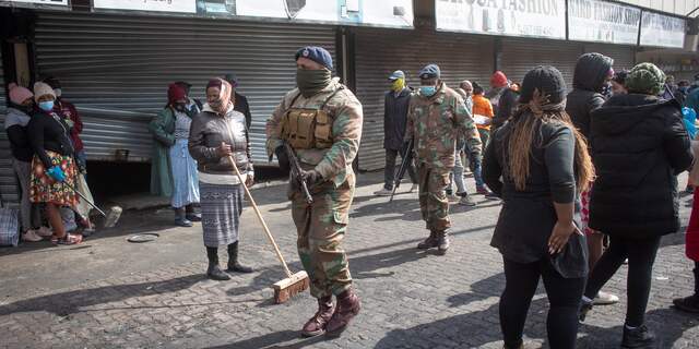 Zijn de plunderingen in Zuid-Afrika het werk van Zuma's kliek?