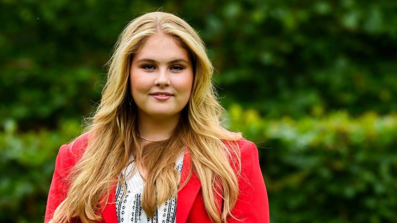 Princess Amalia present for the first time at Prinsjesdag this year |  NOW