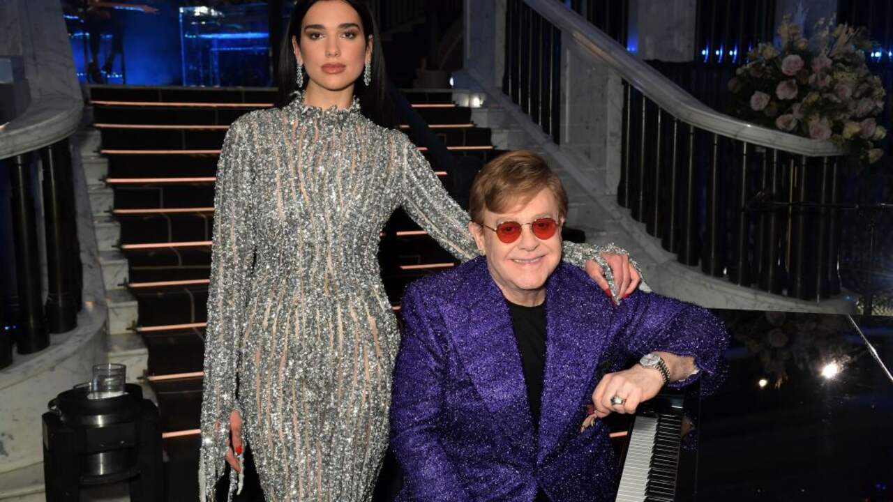 Beeld uit video: Hoe duettenkoning Elton John artiesten helpt (en de kassa laat rinkelen)
