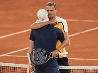 Zverev looft Griekspoor na thriller op Roland Garros: 'Wat een ongelooflijke speler'