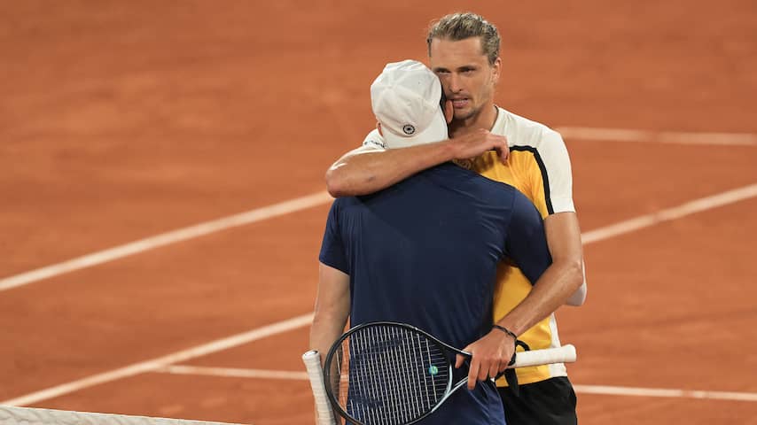 Zverev looft Griekspoor na thriller op Roland Garros: 'Wat een ongelooflijke speler'