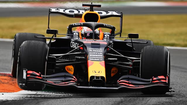 Red Bull gebruikt ook op Monza de achtervleugel met dikkere vorm in het midden en dunne uiteinden. Deze vleugelvorm is dit seizoen al in meerdere varianten ingezet.